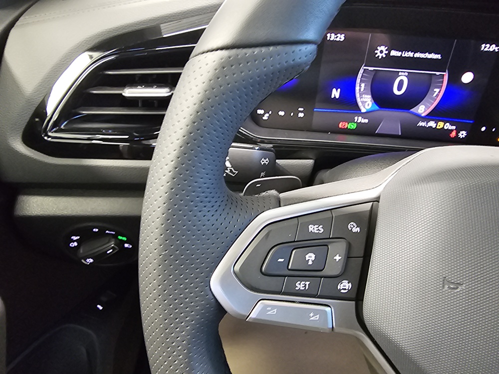 VW T-Roc  bei Hoffmann Automobile in Wolfsburg kaufen und sofort mitnehmen - Bild 22