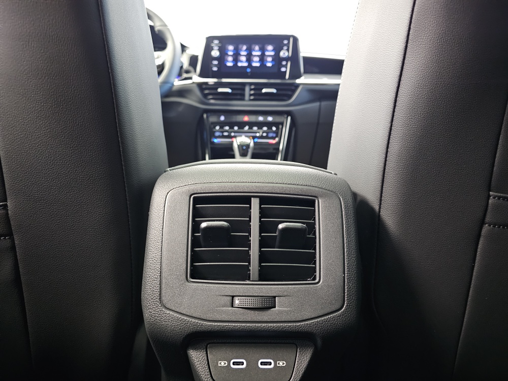 VW T-Roc  bei Hoffmann Automobile in Wolfsburg kaufen und sofort mitnehmen - Bild 7