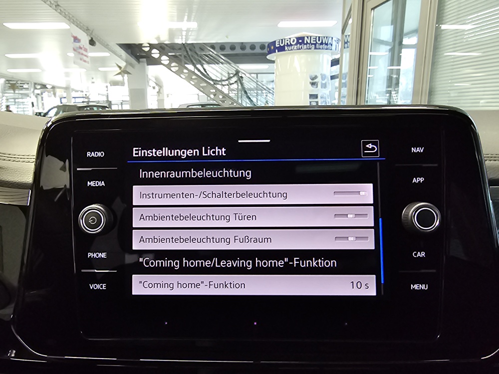 VW T-Roc  bei Hoffmann Automobile in Wolfsburg kaufen und sofort mitnehmen - Bild 18