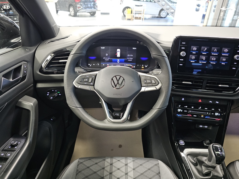 VW T-Roc  bei Hoffmann Automobile in Wolfsburg kaufen und sofort mitnehmen - Bild 24