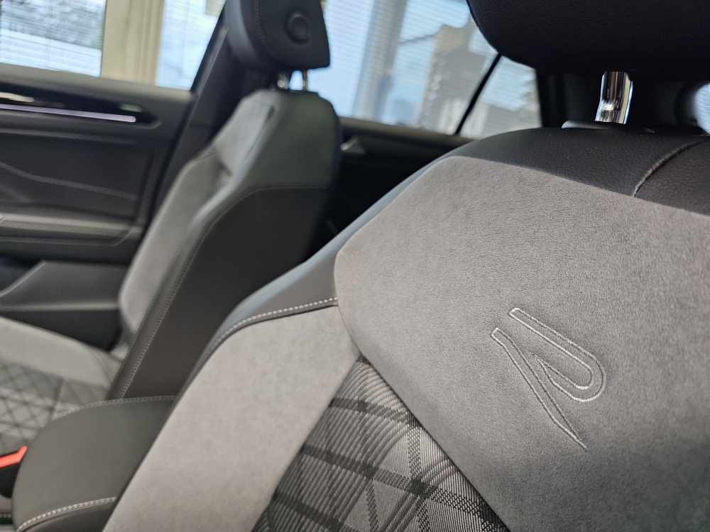 VW T-Roc  bei Hoffmann Automobile in Wolfsburg kaufen und sofort mitnehmen - Bild 26