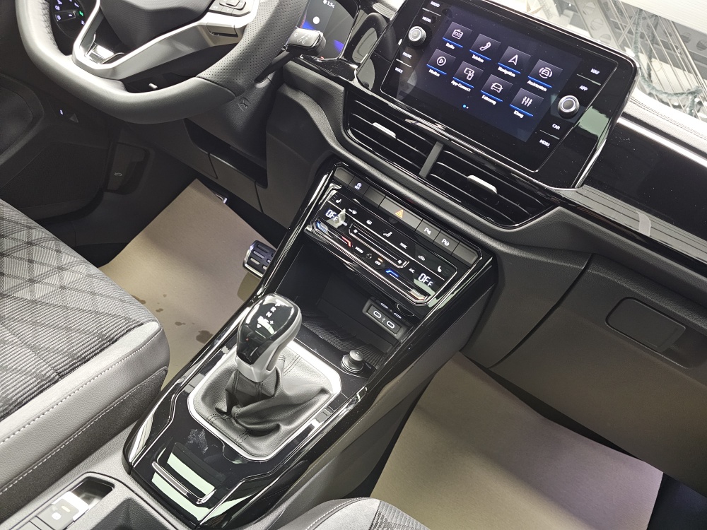 VW T-Roc  bei Hoffmann Automobile in Wolfsburg kaufen und sofort mitnehmen - Bild 10