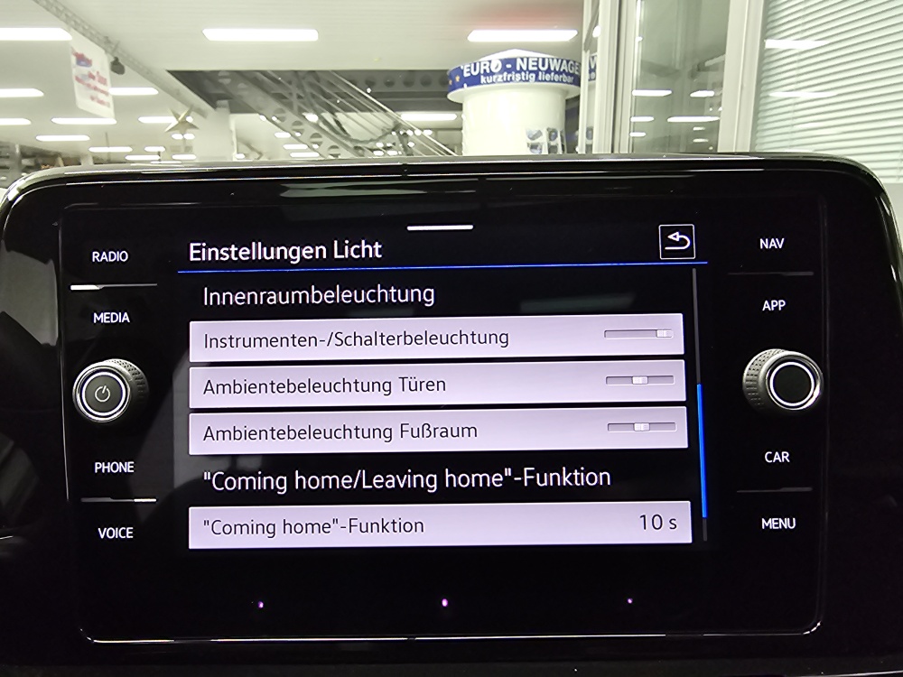 VW T-Roc  bei Hoffmann Automobile in Wolfsburg kaufen und sofort mitnehmen - Bild 18