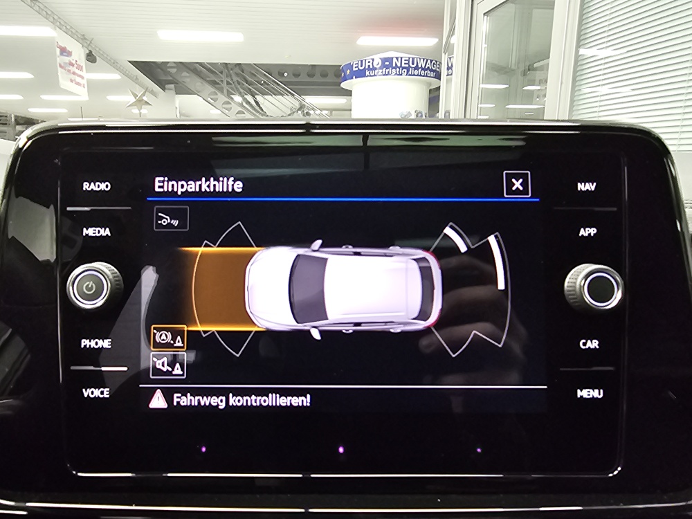 VW T-Roc  bei Hoffmann Automobile in Wolfsburg kaufen und sofort mitnehmen - Bild 19