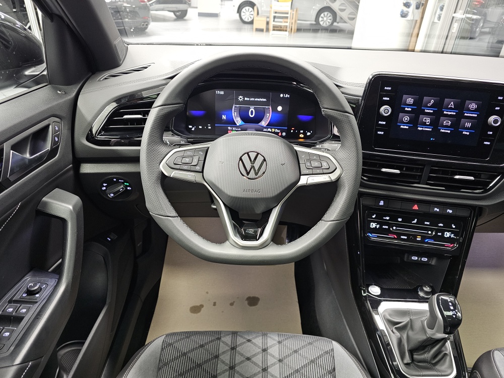 VW T-Roc  bei Hoffmann Automobile in Wolfsburg kaufen und sofort mitnehmen - Bild 24