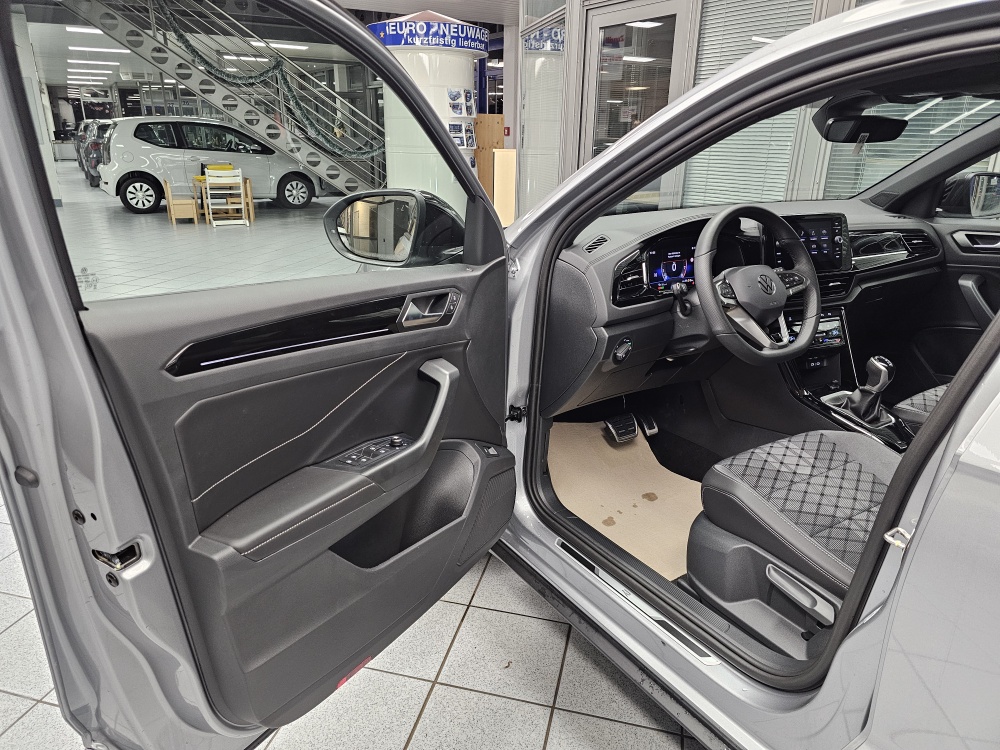 VW T-Roc  bei Hoffmann Automobile in Wolfsburg kaufen und sofort mitnehmen - Bild 29