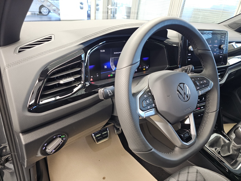 VW T-Roc  bei Hoffmann Automobile in Wolfsburg kaufen und sofort mitnehmen - Bild 25