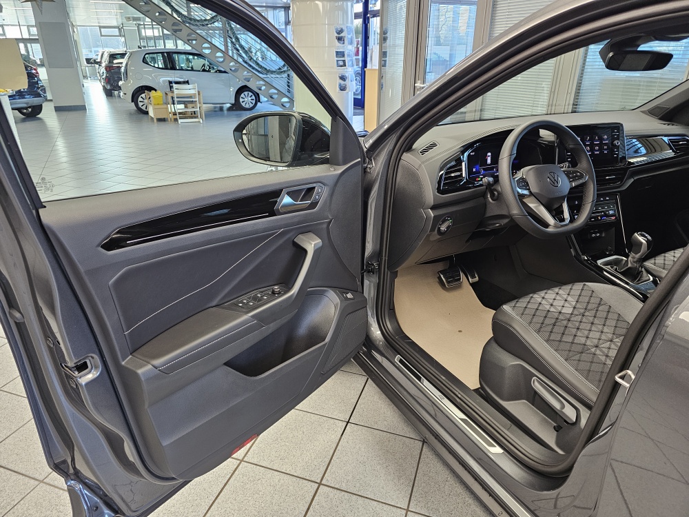 VW T-Roc  bei Hoffmann Automobile in Wolfsburg kaufen und sofort mitnehmen - Bild 29