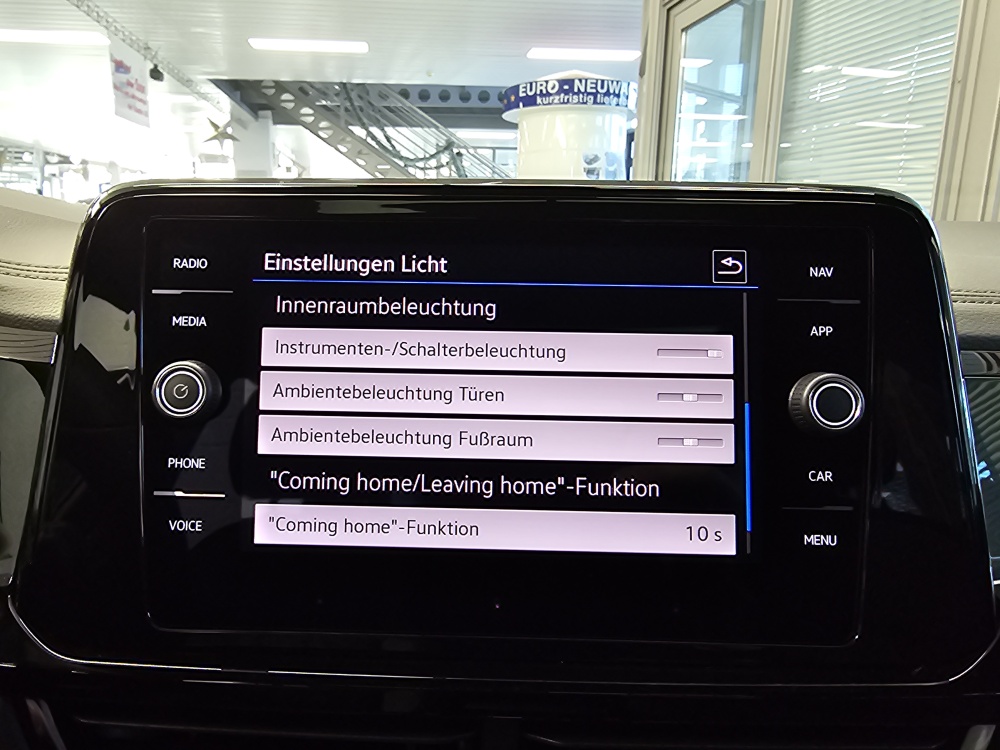 VW T-Roc  bei Hoffmann Automobile in Wolfsburg kaufen und sofort mitnehmen - Bild 18