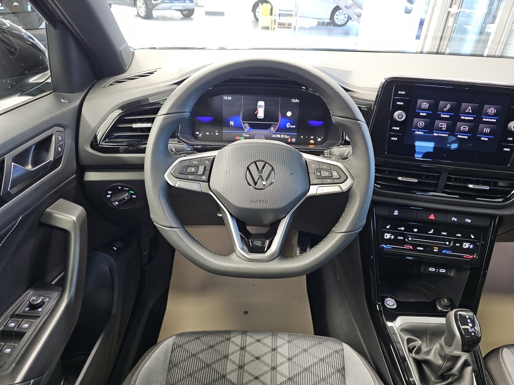 VW T-Roc  bei Hoffmann Automobile in Wolfsburg kaufen und sofort mitnehmen - Bild 24