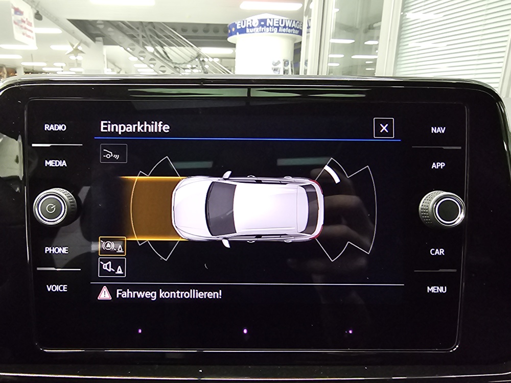 VW T-Roc  bei Hoffmann Automobile in Wolfsburg kaufen und sofort mitnehmen - Bild 19