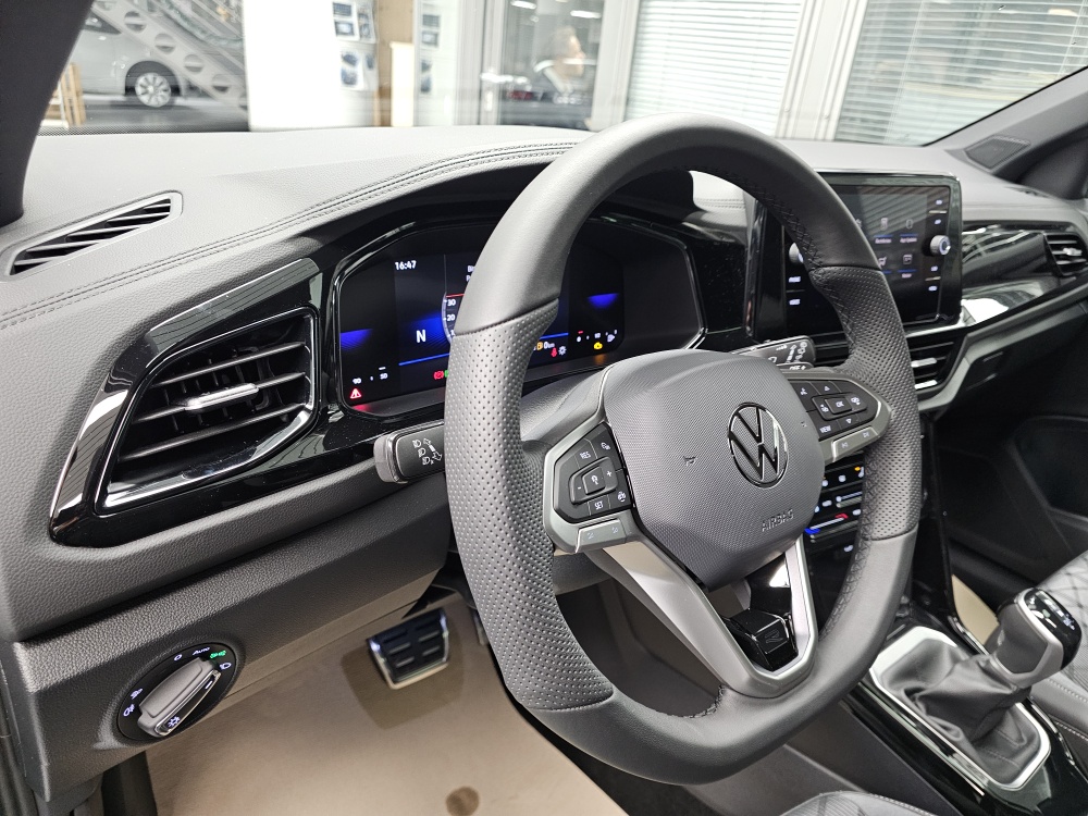 VW T-Roc  bei Hoffmann Automobile in Wolfsburg kaufen und sofort mitnehmen - Bild 25