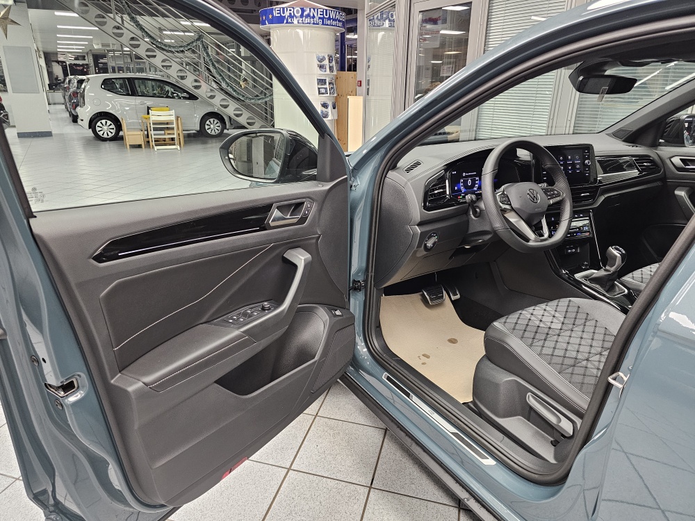 VW T-Roc  bei Hoffmann Automobile in Wolfsburg kaufen und sofort mitnehmen - Bild 29