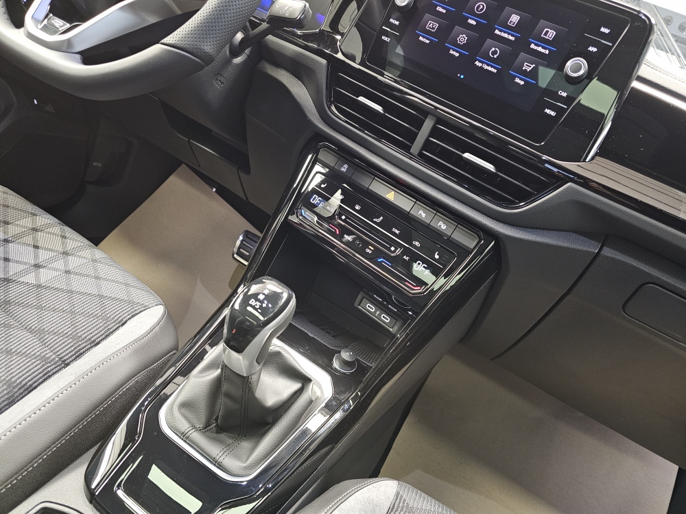 VW T-Roc bei Hoffmann Automobile in Wolfsburg kaufen und sofort mitnehmen - Bild 10