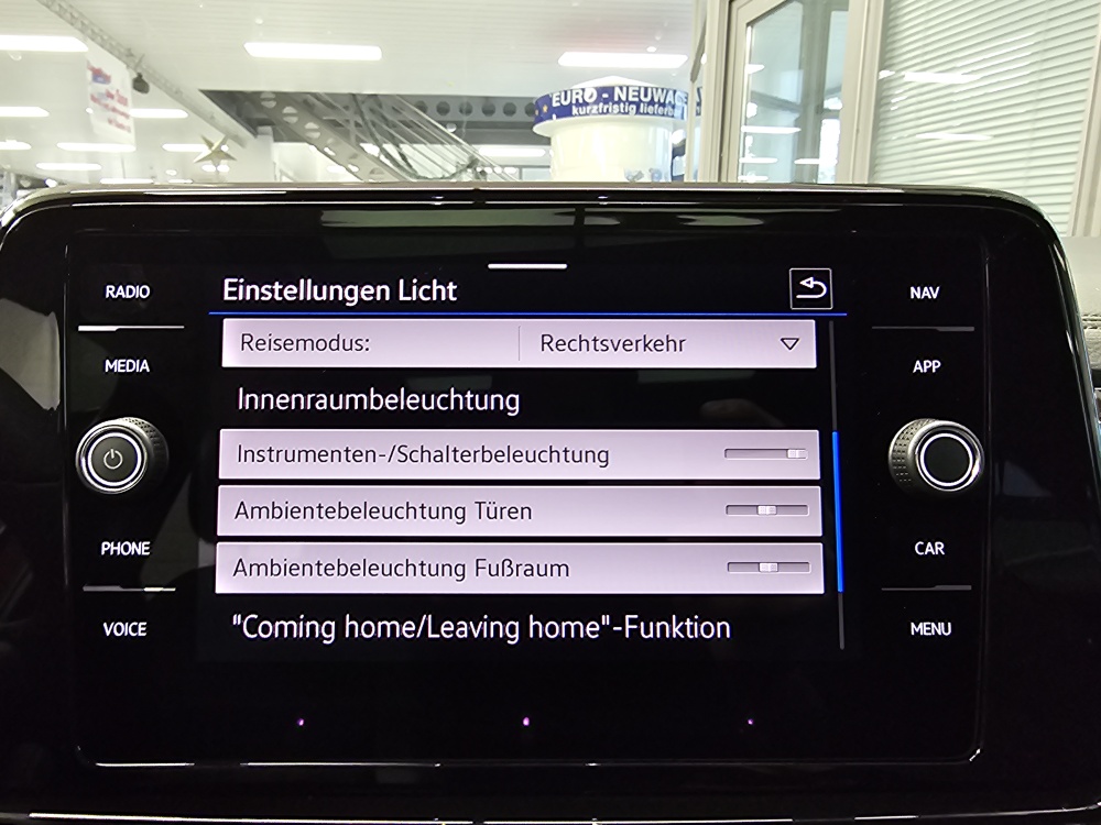 VW T-Roc bei Hoffmann Automobile in Wolfsburg kaufen und sofort mitnehmen - Bild 18