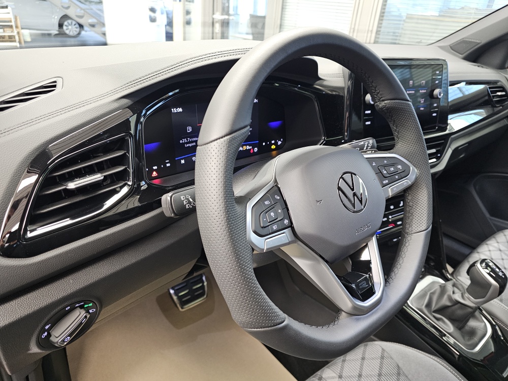 VW T-Roc bei Hoffmann Automobile in Wolfsburg kaufen und sofort mitnehmen - Bild 25