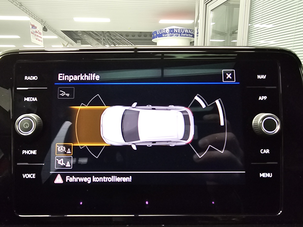 VW T-Roc  bei Hoffmann Automobile in Wolfsburg kaufen und sofort mitnehmen - Bild 19