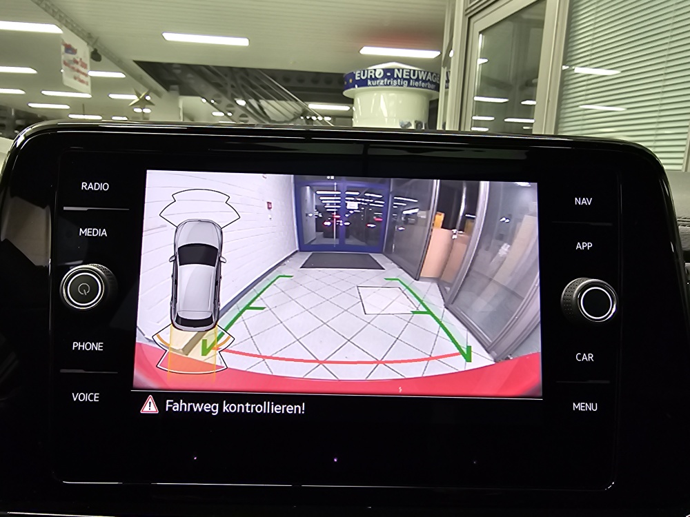 VW T-Roc  bei Hoffmann Automobile in Wolfsburg kaufen und sofort mitnehmen - Bild 20