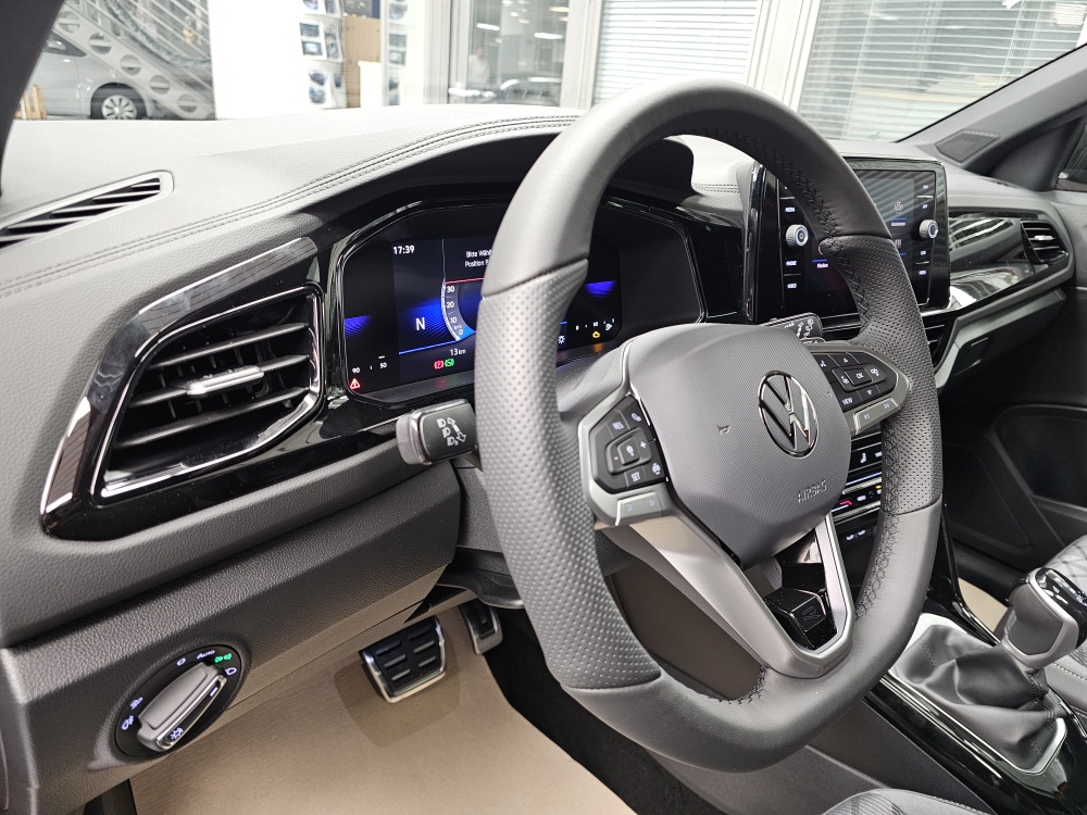 VW T-Roc  bei Hoffmann Automobile in Wolfsburg kaufen und sofort mitnehmen - Bild 25