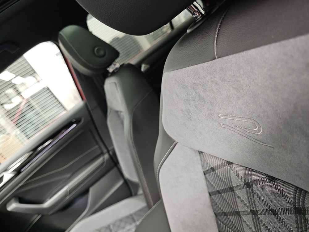 VW T-Roc  bei Hoffmann Automobile in Wolfsburg kaufen und sofort mitnehmen - Bild 26