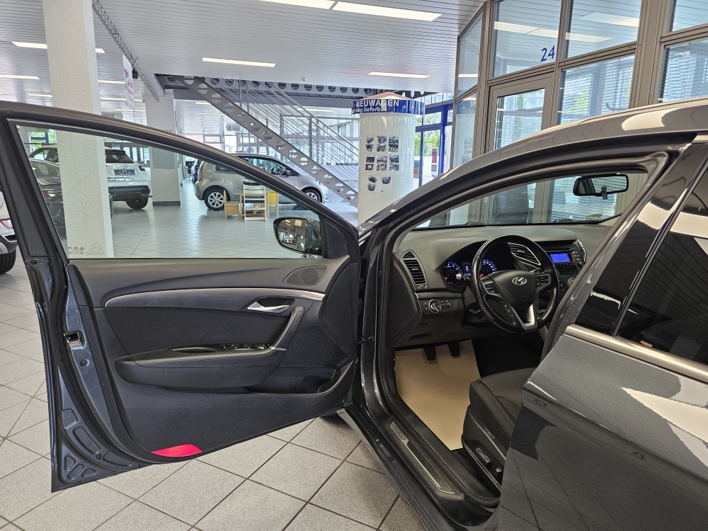 Hyundai i40 Kombi  bei Hoffmann Automobile in Wolfsburg kaufen und sofort mitnehmen - Bild 14