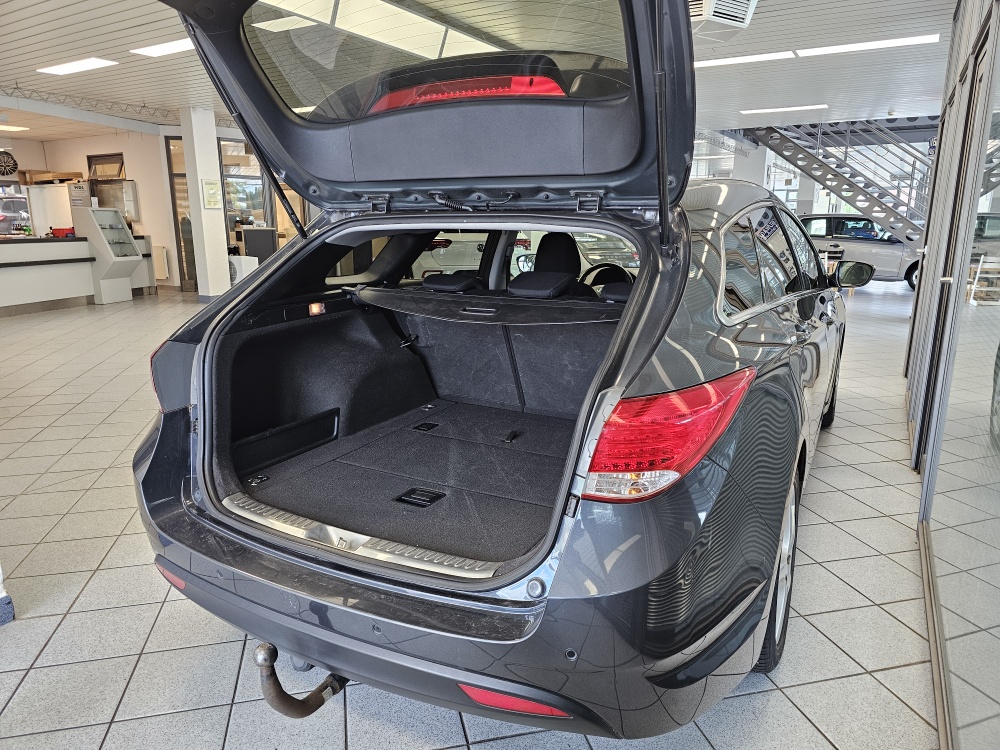 Hyundai i40 Kombi  bei Hoffmann Automobile in Wolfsburg kaufen und sofort mitnehmen - Bild 2