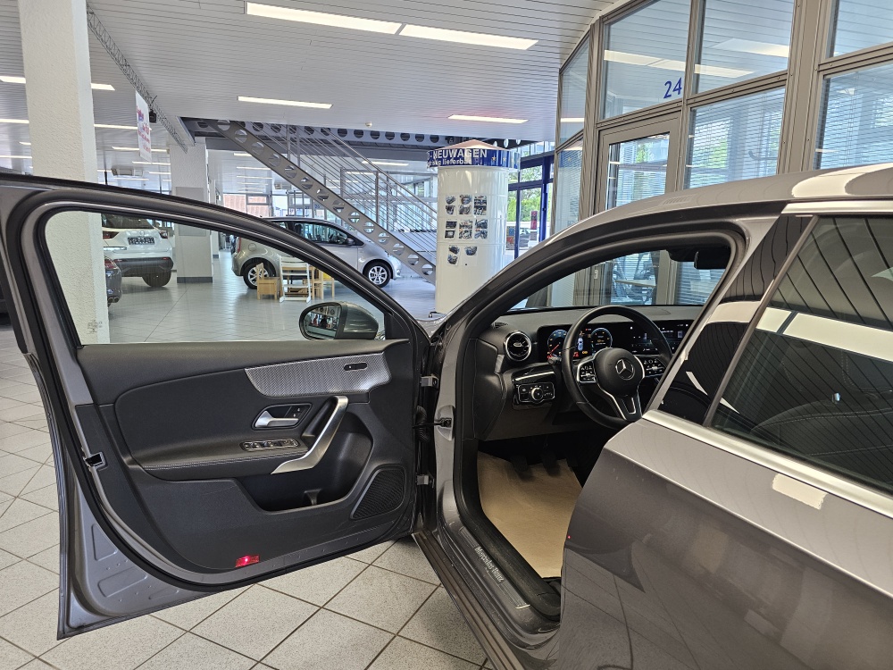 Mercedes-Benz A 200  bei Hoffmann Automobile in Wolfsburg kaufen und sofort mitnehmen - Bild 20