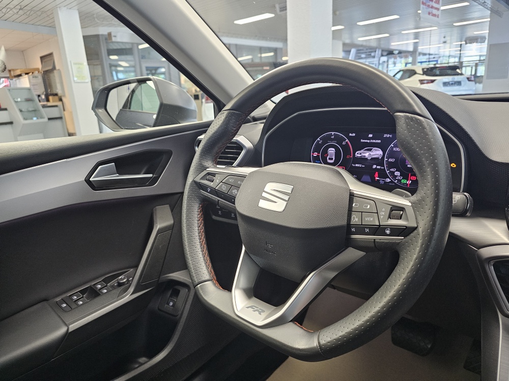 Seat Leon Sportstourer  ST  bei Hoffmann Automobile in Wolfsburg kaufen und sofort mitnehmen - Bild 15