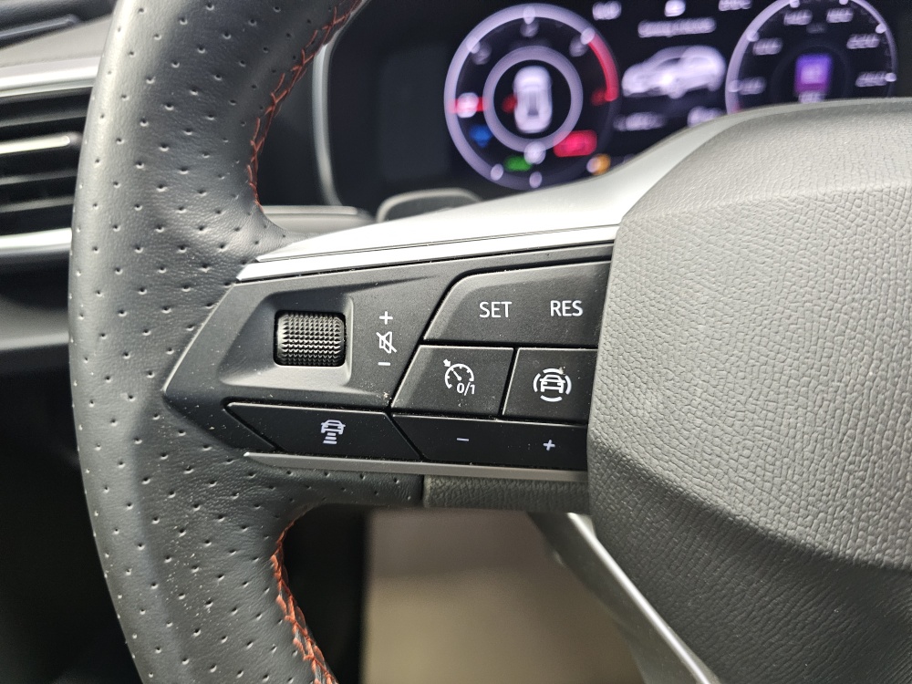 Seat Leon Sportstourer  ST  bei Hoffmann Automobile in Wolfsburg kaufen und sofort mitnehmen - Bild 16