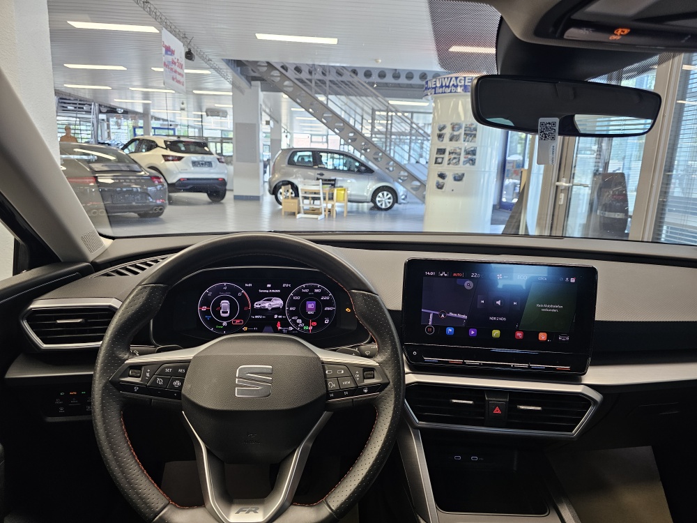 Seat Leon Sportstourer  ST  bei Hoffmann Automobile in Wolfsburg kaufen und sofort mitnehmen - Bild 18