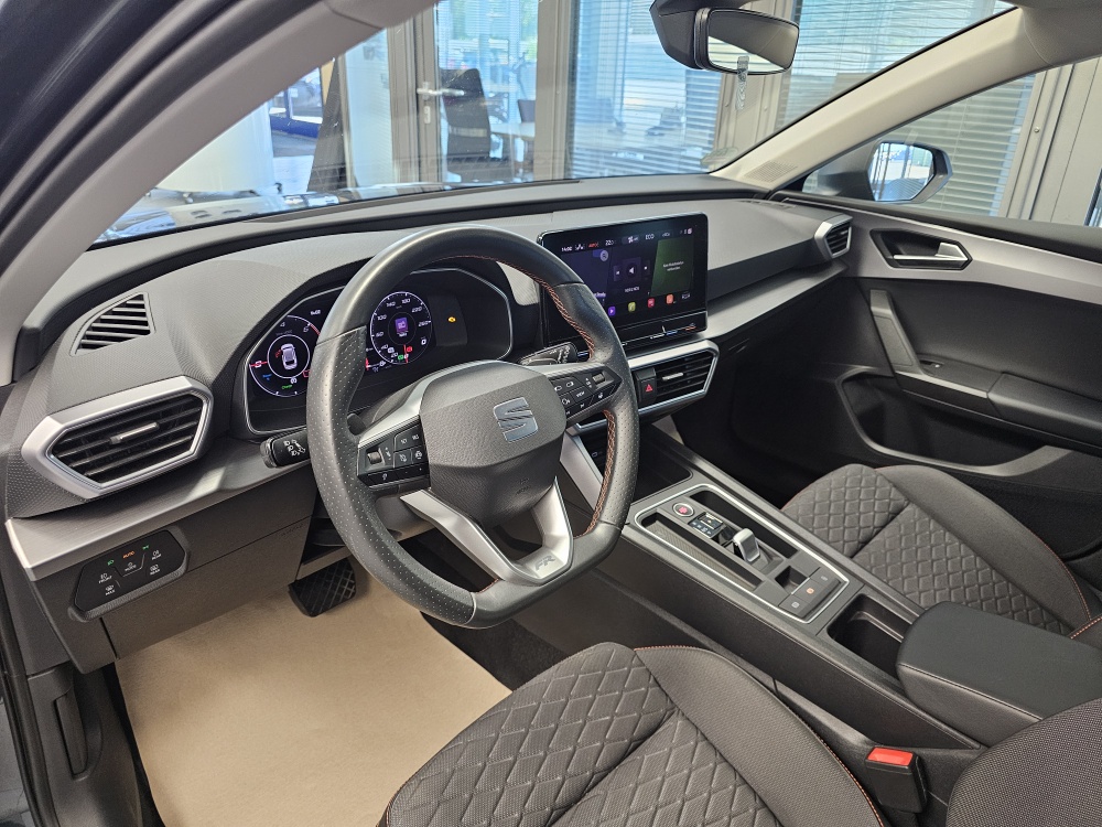 Seat Leon Sportstourer  ST  bei Hoffmann Automobile in Wolfsburg kaufen und sofort mitnehmen - Bild 19