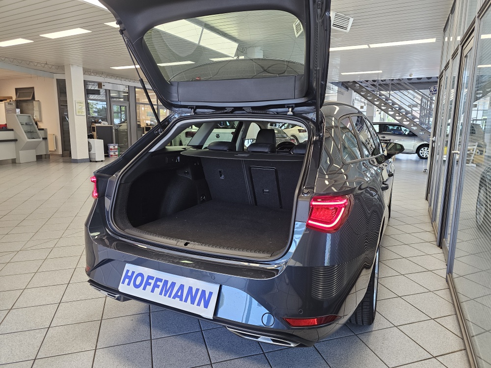 Seat Leon Sportstourer  ST  bei Hoffmann Automobile in Wolfsburg kaufen und sofort mitnehmen - Bild 2