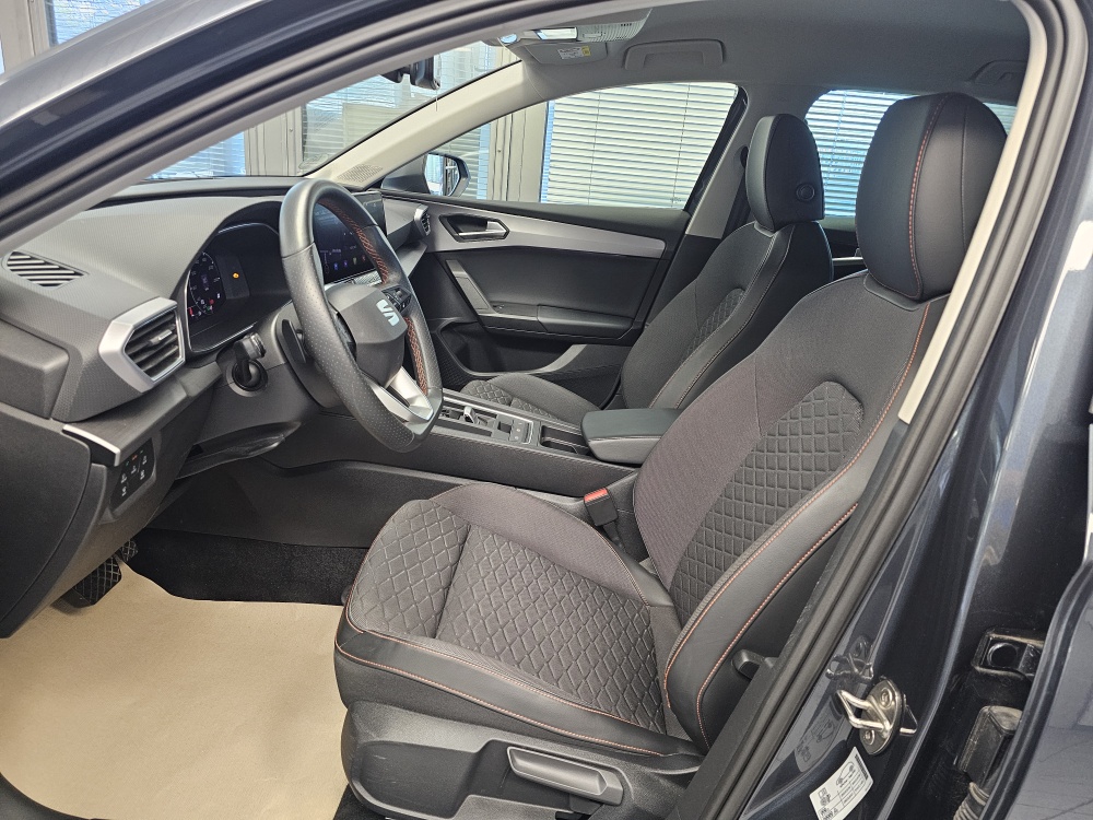 Seat Leon Sportstourer  ST  bei Hoffmann Automobile in Wolfsburg kaufen und sofort mitnehmen - Bild 20