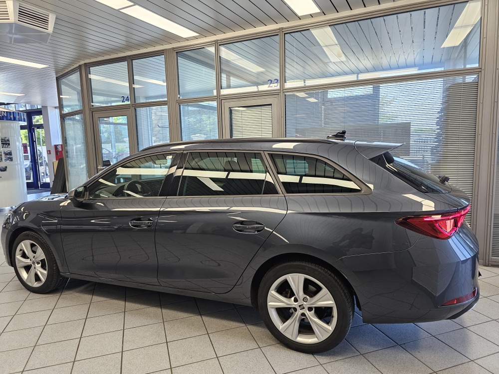Seat Leon Sportstourer  ST  bei Hoffmann Automobile in Wolfsburg kaufen und sofort mitnehmen - Bild 22