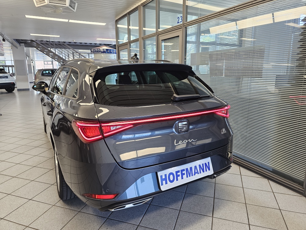 Seat Leon Sportstourer  ST  bei Hoffmann Automobile in Wolfsburg kaufen und sofort mitnehmen - Bild 5