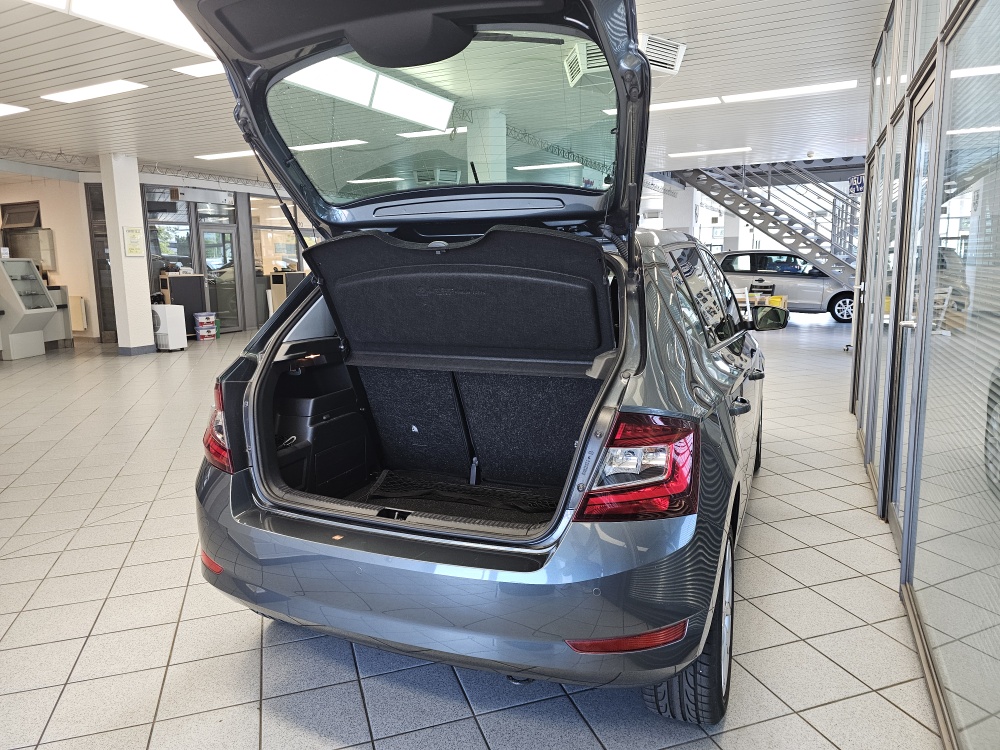 Skoda Fabia  bei Hoffmann Automobile in Wolfsburg kaufen und sofort mitnehmen - Bild 2