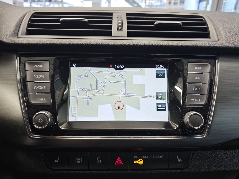 Skoda Fabia  bei Hoffmann Automobile in Wolfsburg kaufen und sofort mitnehmen - Bild 8