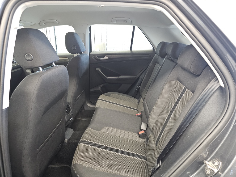 VW T-Roc  bei Hoffmann Automobile in Wolfsburg kaufen und sofort mitnehmen - Bild 4