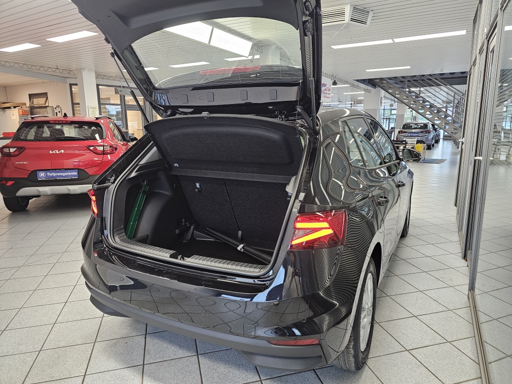 Skoda Fabia bei Hoffmann Automobile in Wolfsburg kaufen und sofort mitnehmen - Bild 2