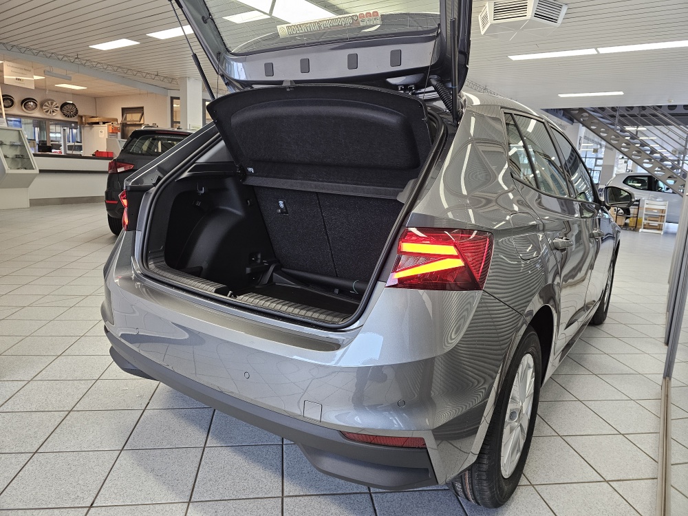 Skoda Fabia  bei Hoffmann Automobile in Wolfsburg kaufen und sofort mitnehmen - Bild 2