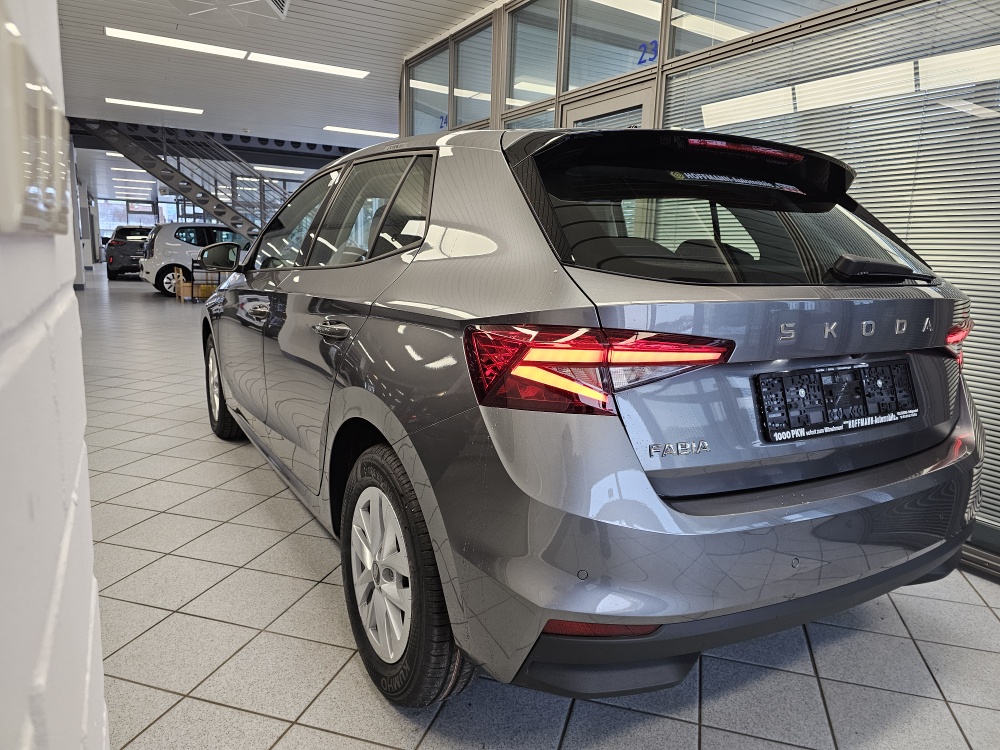 Skoda Fabia  bei Hoffmann Automobile in Wolfsburg kaufen und sofort mitnehmen - Bild 3