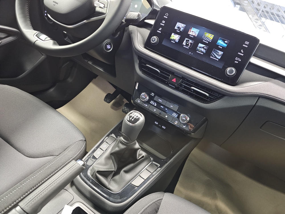 Skoda Fabia  bei Hoffmann Automobile in Wolfsburg kaufen und sofort mitnehmen - Bild 6