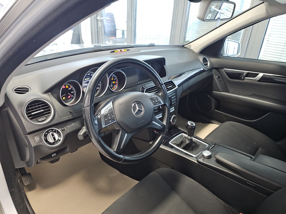 Mercedes-Benz C 180 T  bei Hoffmann Automobile in Wolfsburg kaufen und sofort mitnehmen - Bild 13