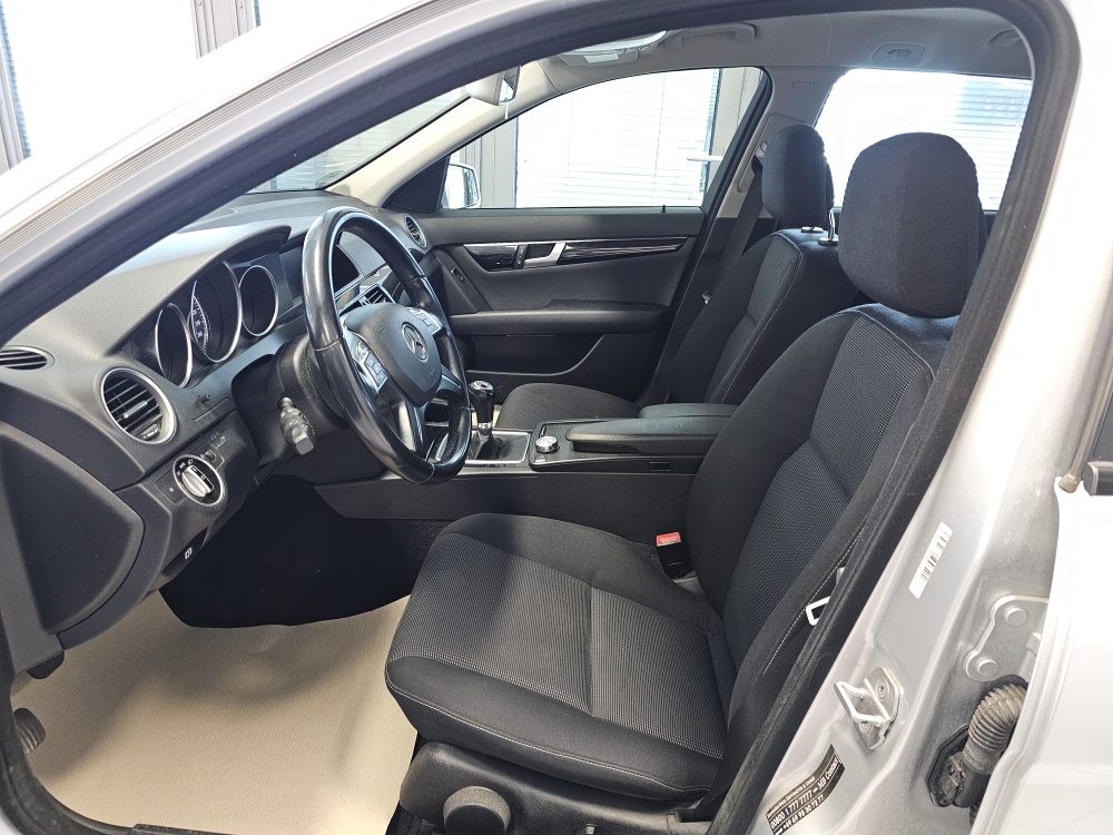 Mercedes-Benz C 180 T  bei Hoffmann Automobile in Wolfsburg kaufen und sofort mitnehmen - Bild 14