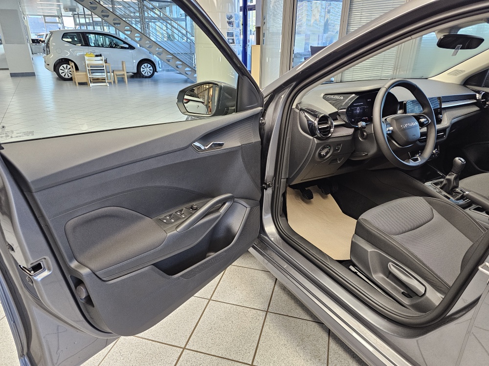 Skoda Fabia  bei Hoffmann Automobile in Wolfsburg kaufen und sofort mitnehmen - Bild 21