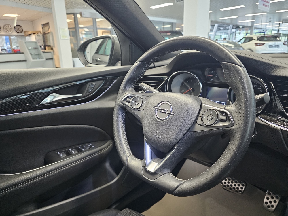 Opel Insignia Sportstourer  bei Hoffmann Automobile in Wolfsburg kaufen und sofort mitnehmen - Bild 13