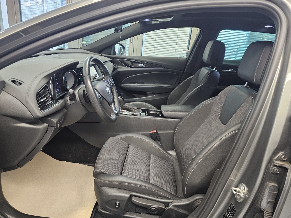 Opel Insignia Sportstourer  bei Hoffmann Automobile in Wolfsburg kaufen und sofort mitnehmen - Bild 16