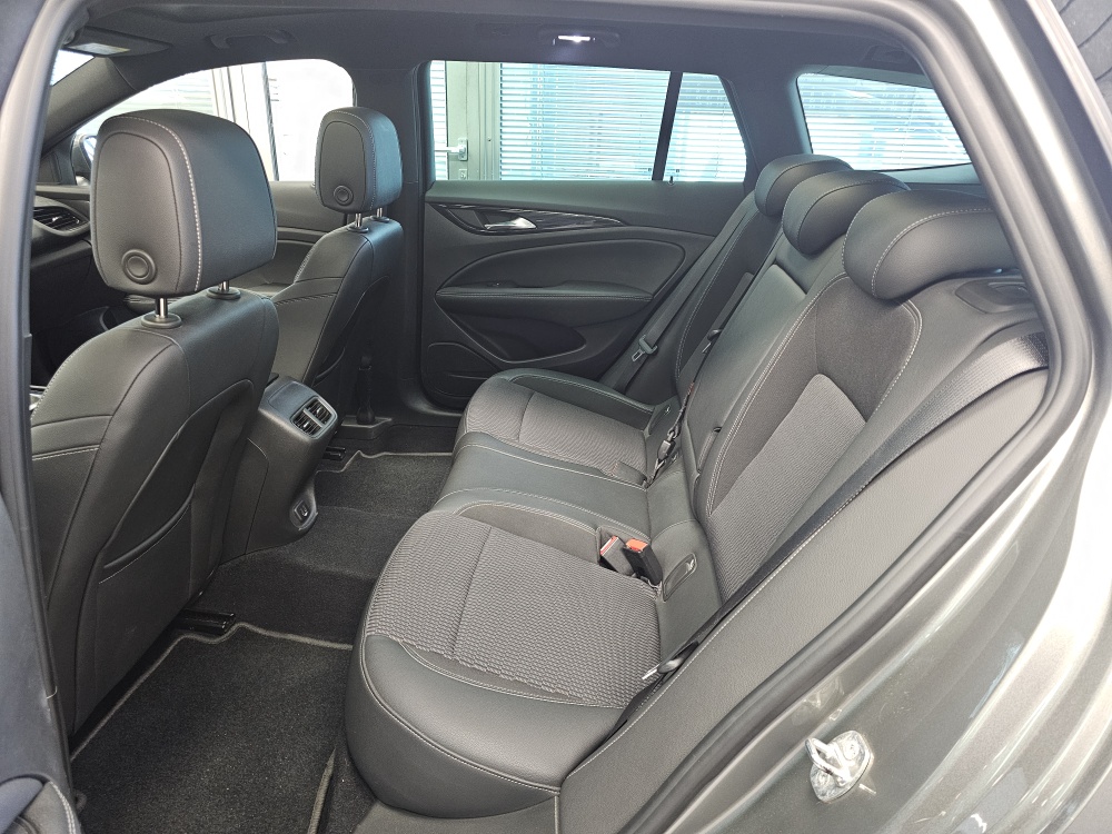 Opel Insignia Sportstourer  bei Hoffmann Automobile in Wolfsburg kaufen und sofort mitnehmen - Bild 6
