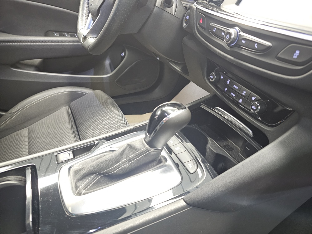 Opel Insignia Sportstourer  bei Hoffmann Automobile in Wolfsburg kaufen und sofort mitnehmen - Bild 9