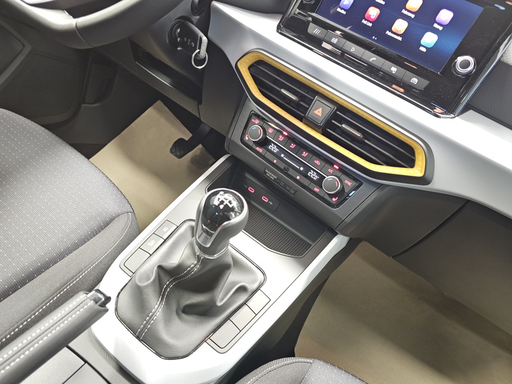 Seat Arona  bei Hoffmann Automobile in Wolfsburg kaufen und sofort mitnehmen - Bild 6